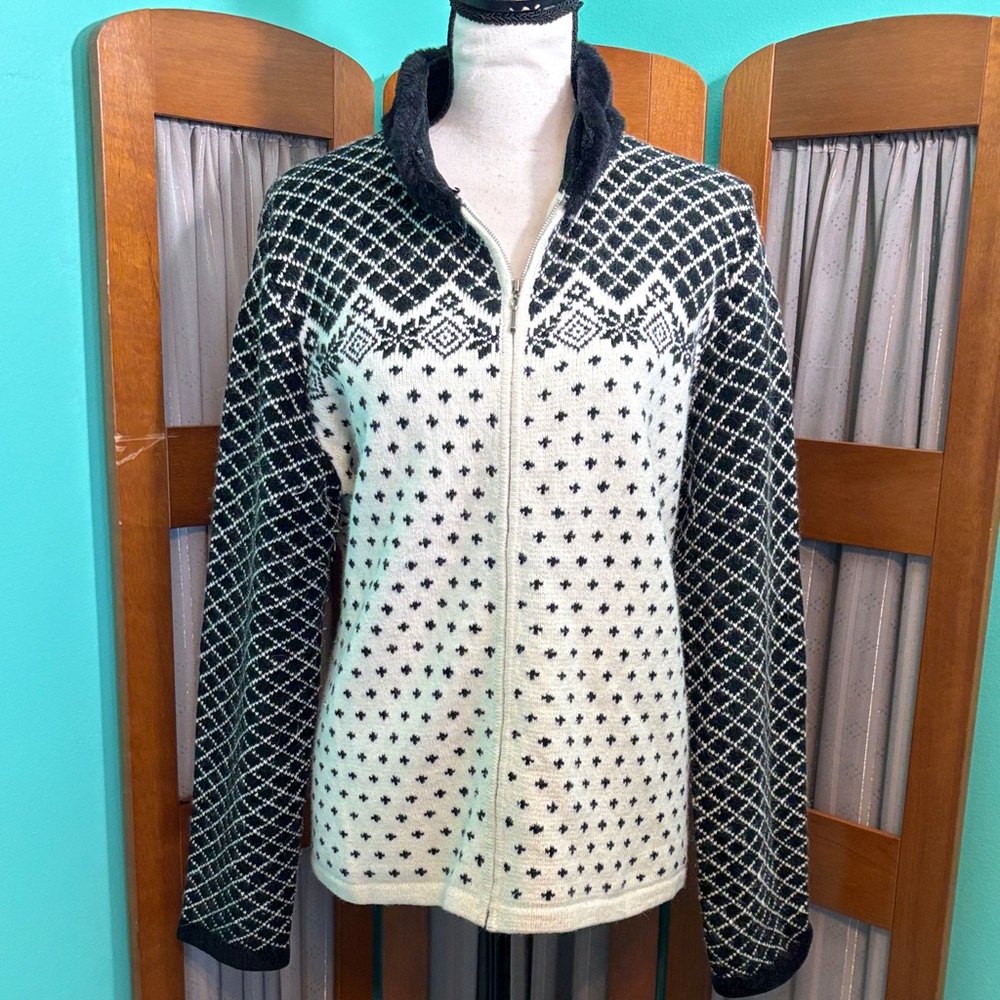 Evan Picone Black and White Cardigan Zip Sweater